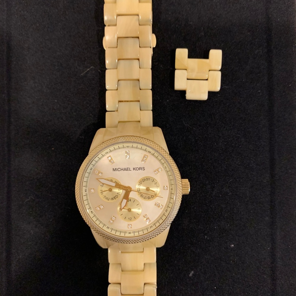 Michael Kors Ceramic Bone Color Ladies Watch.